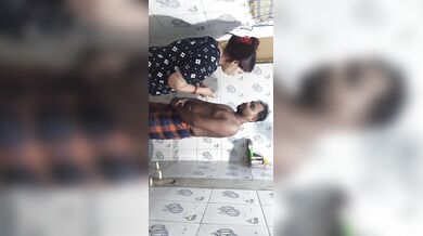 Telugu wife boobs sucked and pussy fucked in bathroom viral