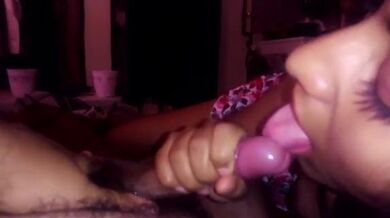 Delhi slut wife gives handjob to lover till cum leaks on hand