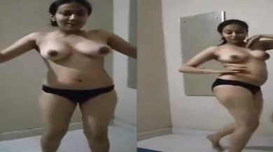 Punjabi big boobs girl dancing in panty desi hostel porn clip