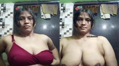 Fat muslim aunty removes red bra to show long boobs to BF