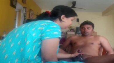 Bengali boudi enjoys devar's morning boner with a handjob