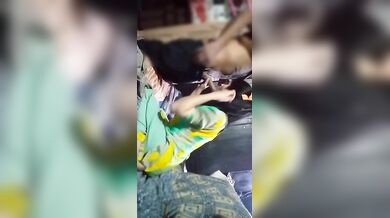 Bold Bihari girl sucks dick before a quickie with jija video